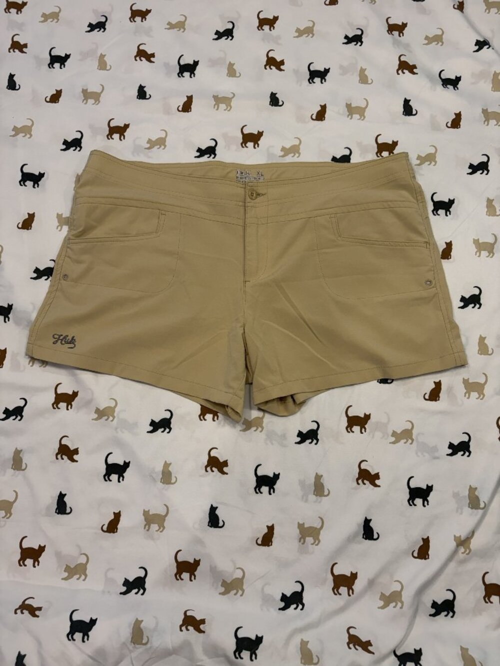 Women's Huk Performance Fishing Shorts in Tan - Size XL